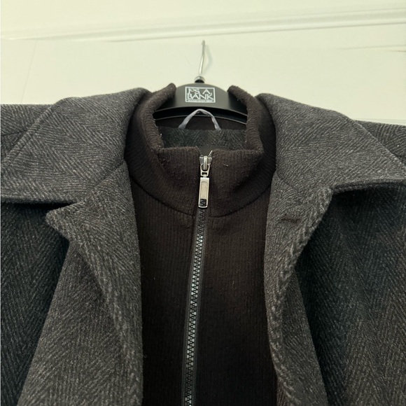 Men’s Jacket - Picture 2 of 5